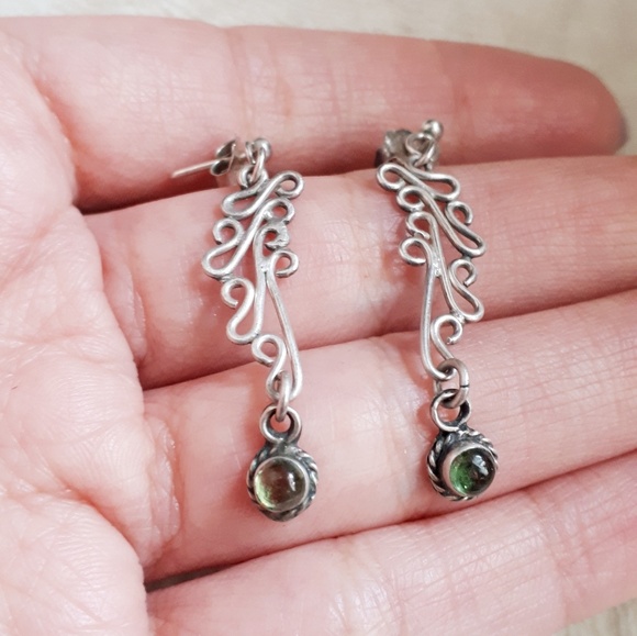 Sterling silver,peridot gemstone handmade earrings - Picture 2 of 5